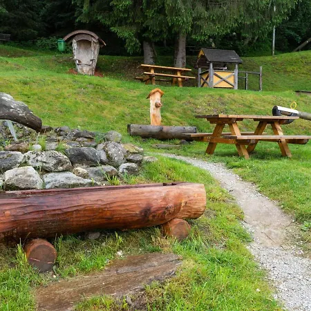 Quaint In Near Horbergbahn شقة