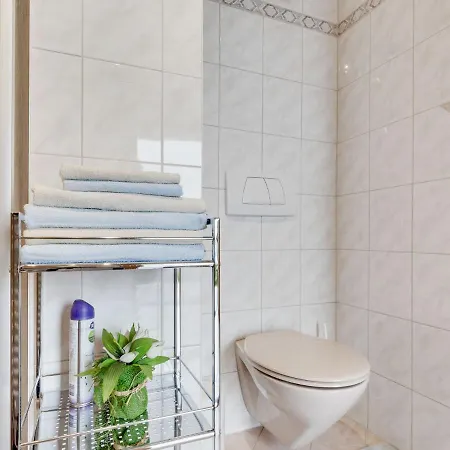 In Near Lift Apartment