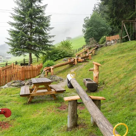 In Near Lift Apartment *