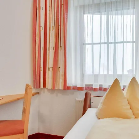 Apartament In Near Lift *